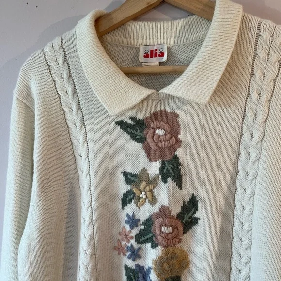 ❣️SOLD❣️Vintage Alia Floral Sweater - Picture 6 of 8